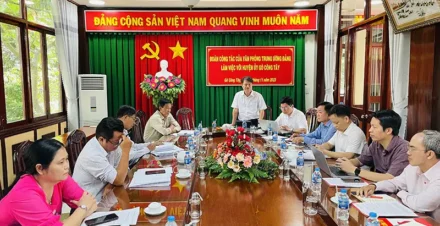 Đoàn công tác của Văn phòng Trung ương Đảng làm việc với Huyện ủy Gò Công Tây, tỉnh Tiền Giang về việc triển khai ứng dụng Công nghệ thông tin trong cơ quan Đảng (năm 2023).